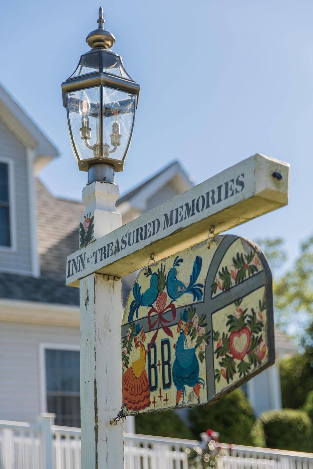 Inn Of Treasured Memories Harwich Port Exterior photo